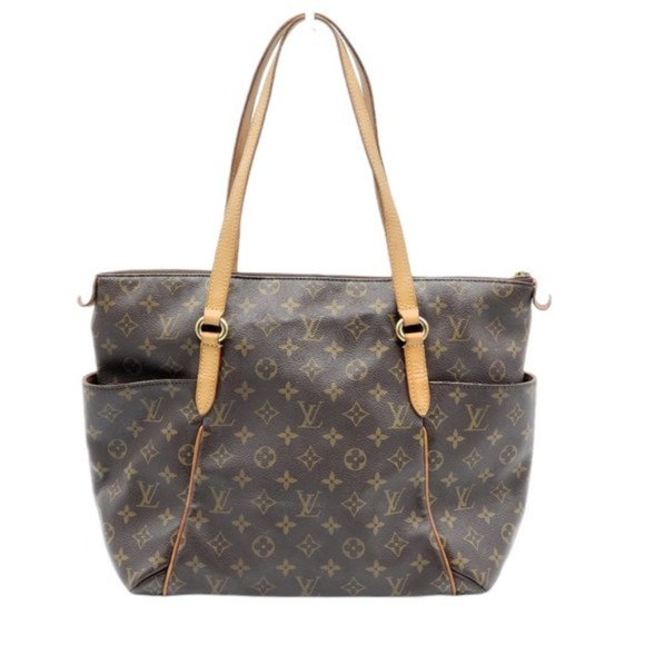 Louis Vuitton Handbags - Authentic Louis Vuitton Totally MM Monogram Tote